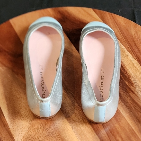 Vineyard Vines Silver/Blue Women's ballet flats size 6. - Picture 6 of 6